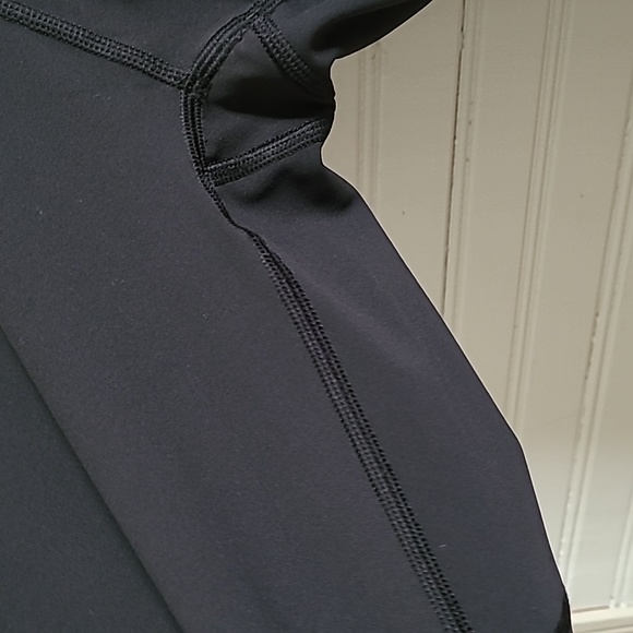 Lululemon black crop leggings-Size 8 - Picture 5 of 5